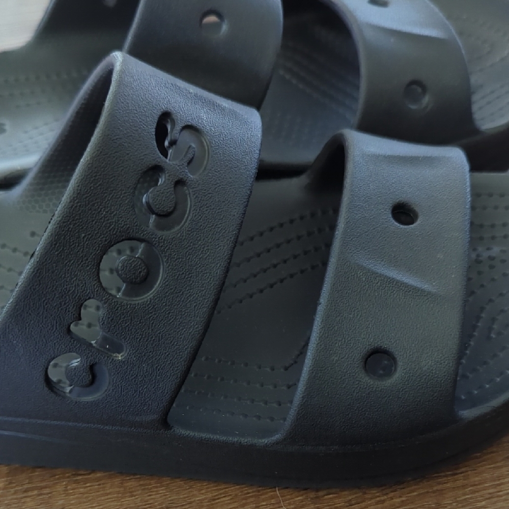 Crocs Iconic Comfort Slides in Black - Picture 3 of 8